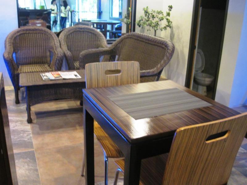 Jared Suites Upper Digos Esterno foto