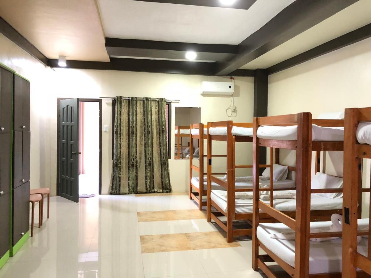 Jared Suites Upper Digos Esterno foto