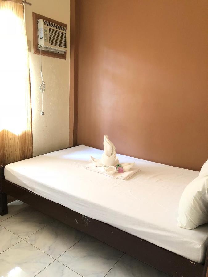 Jared Suites Upper Digos Esterno foto