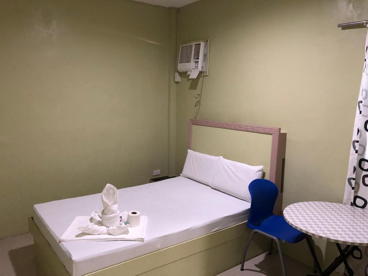 Jared Suites Upper Digos Esterno foto
